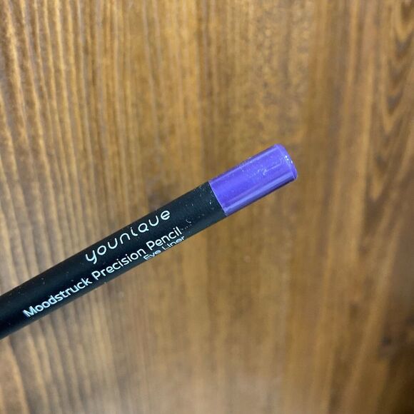 Younique Moodstruck Precision Pencil Eyeliner Passionate New in Box - Picture 2 of 5